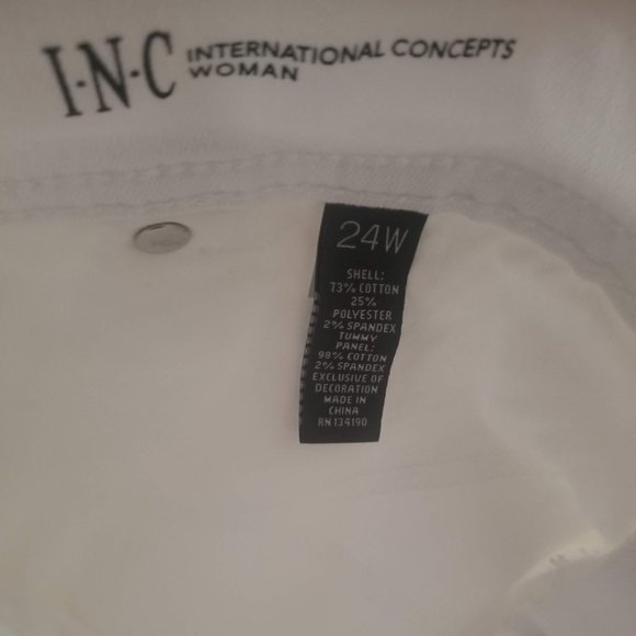 INC Women Plus Slim Tech Fit Tummy Control Boyfriend Jeans Size 24W NWT! - Picture 4 of 4